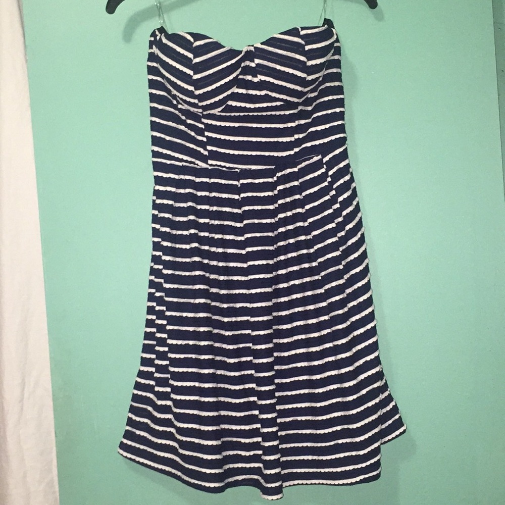 Navy blue flowy dress strapless💙